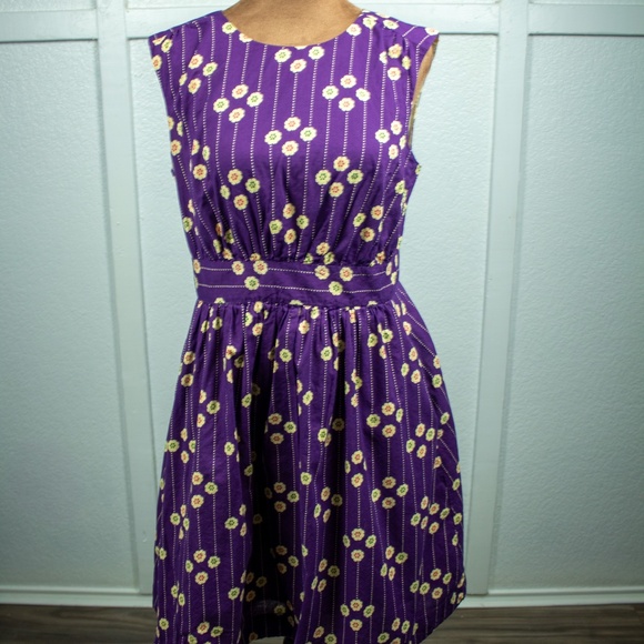 Emily & Fin Purple Floral Cotton Fit & Flare Dress M Lined Pockets Keyhole Back - Picture 1 of 10